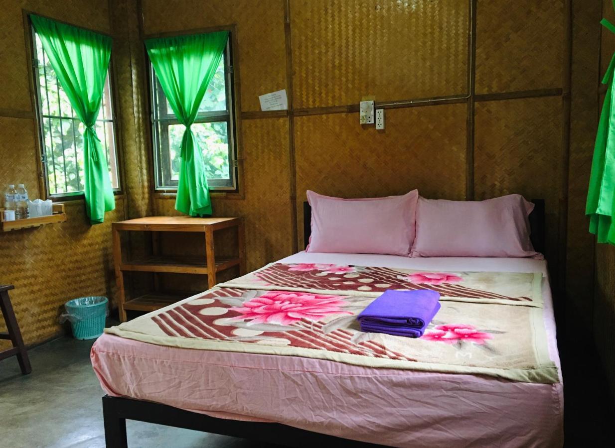 Golden Hut -Chill Bungalows In Town黄金泰式传统独栋小屋 Pai Exterior photo