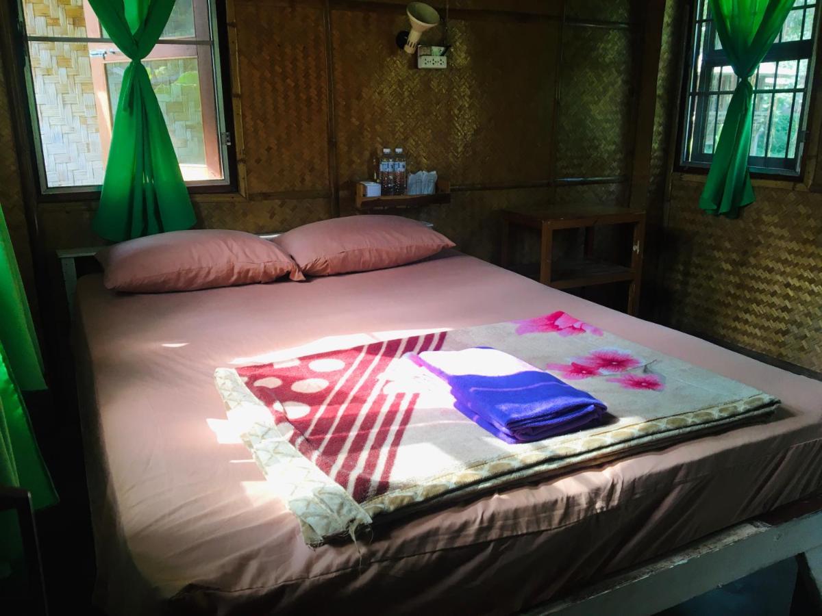Golden Hut -Chill Bungalows In Town黄金泰式传统独栋小屋 Pai Exterior photo