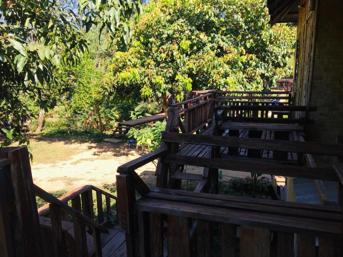 Golden Hut -Chill Bungalows In Town黄金泰式传统独栋小屋 Pai Exterior photo